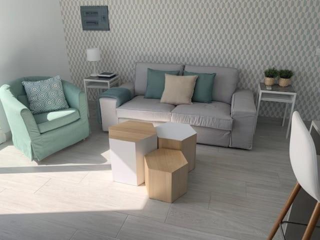 Renovated 2 Bedroom In Hébergement de vacances